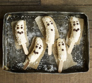 frozen-banana-ghosts-halloween-treats